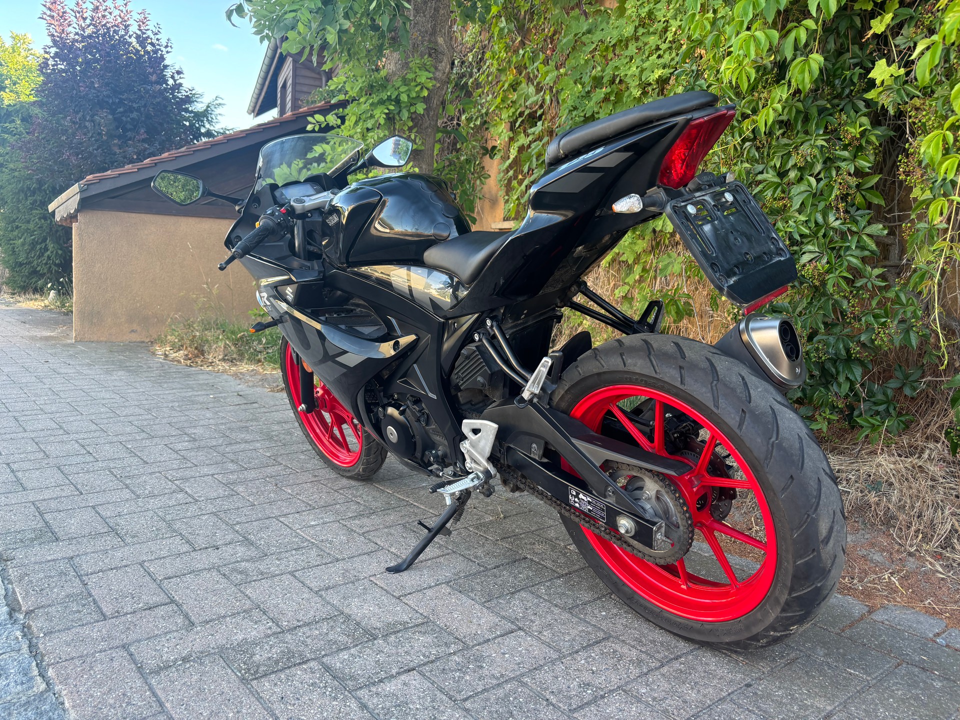 SUZUKI GSX-R 125-image-7