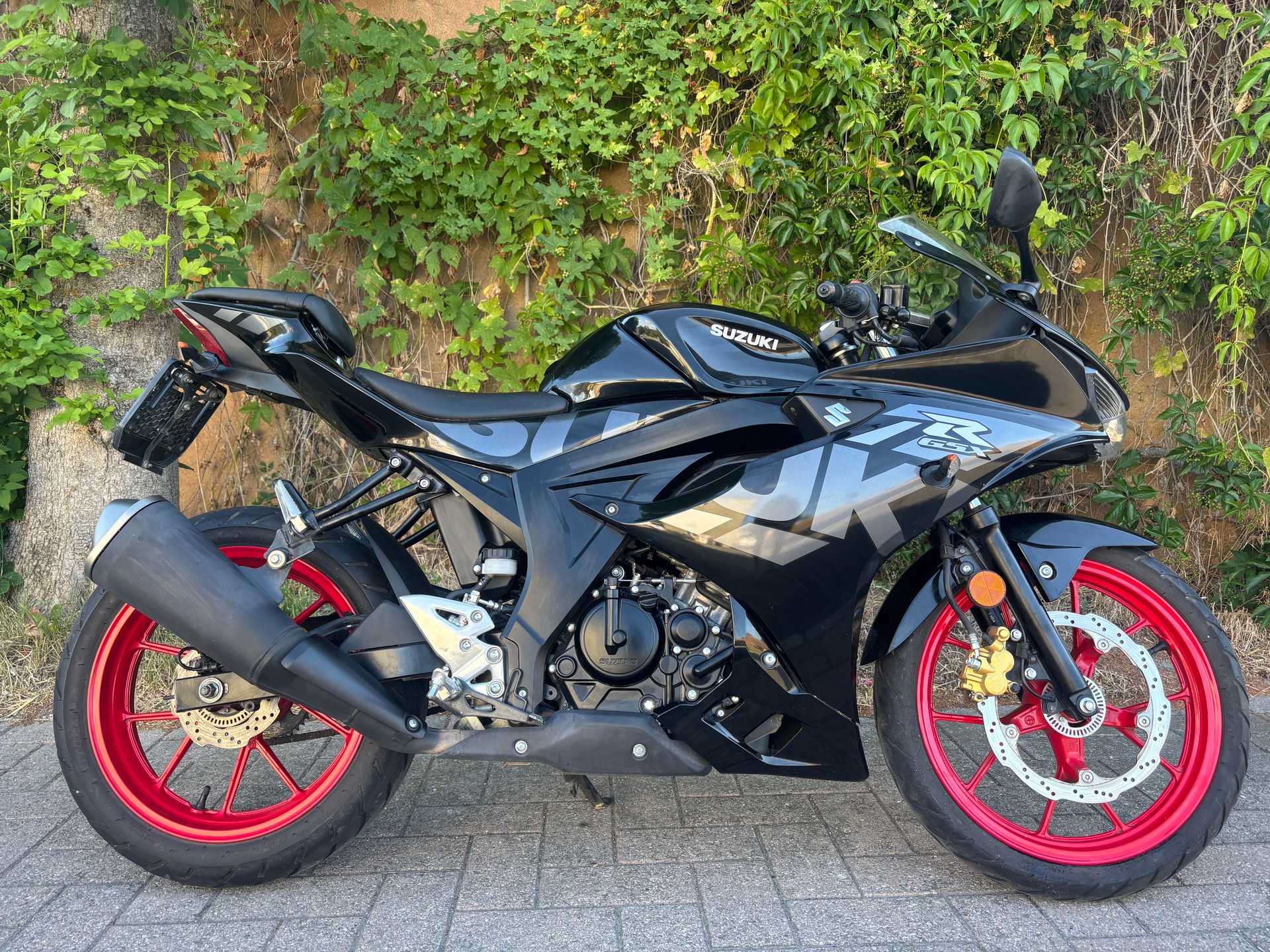 SUZUKI GSX-R 125-image-1