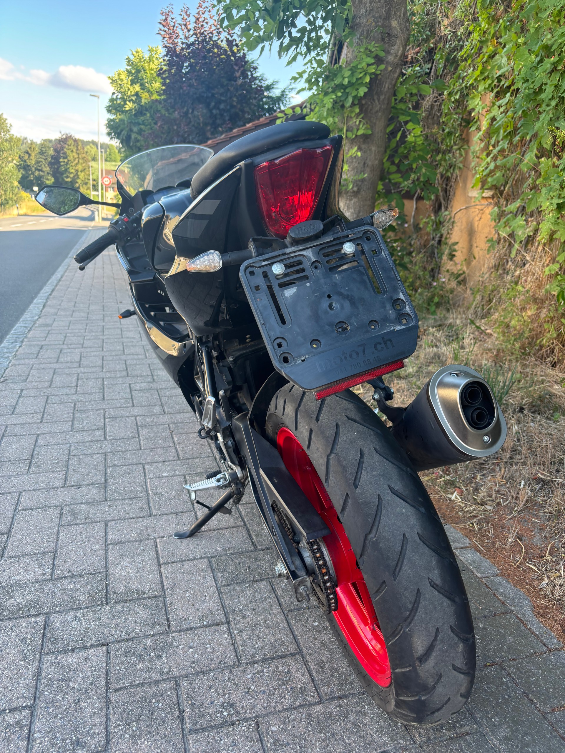 SUZUKI GSX-R 125-image-8