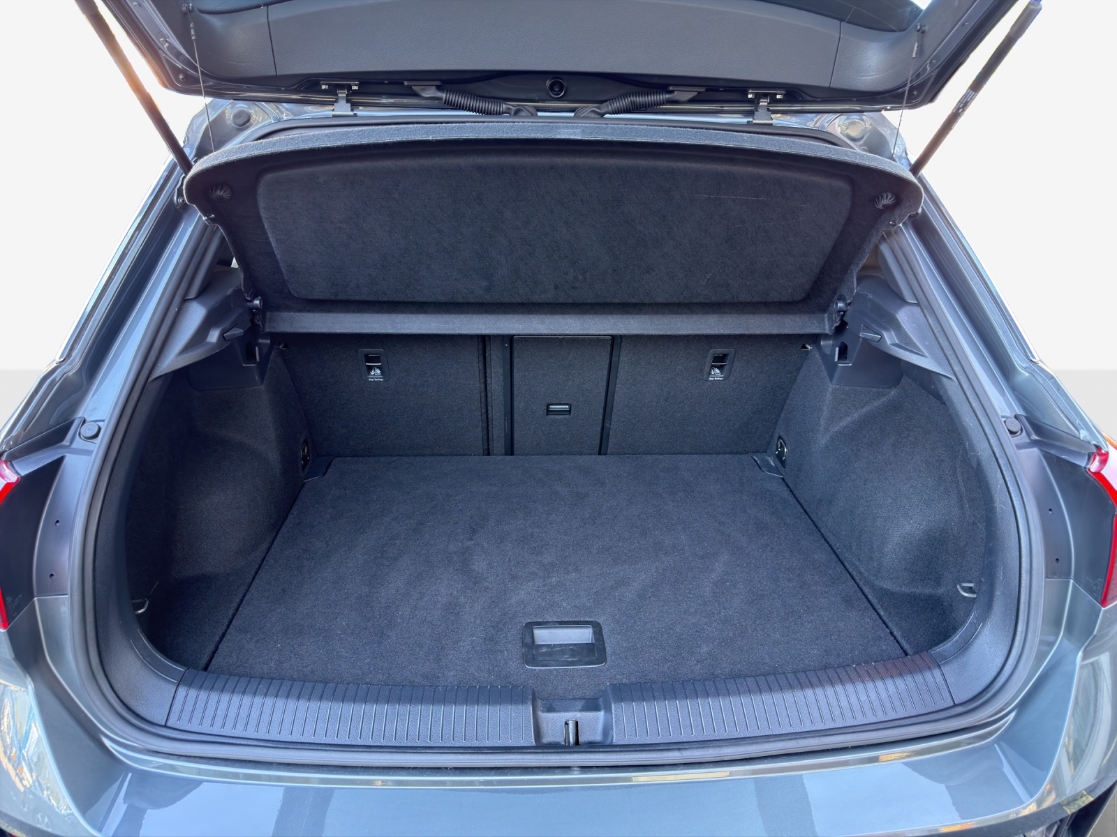 VW T-Roc 2.0 TSI R-Line DSG 4Motion-image-12