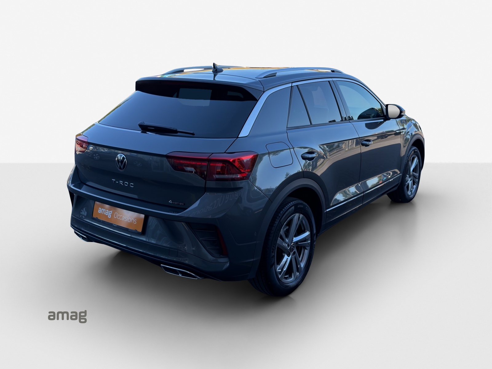 VW T-Roc 2.0 TSI R-Line DSG 4Motion-image-4