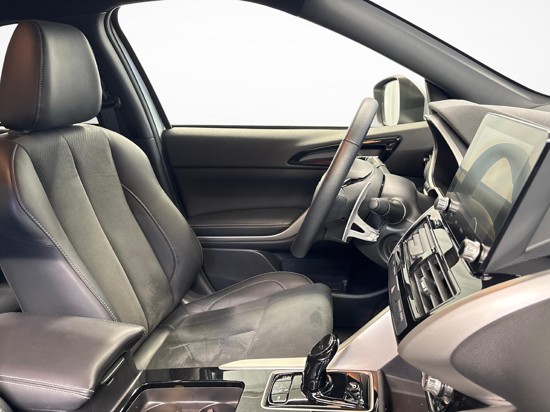 MITSUBISHI Eclipse Cross 2.4 PHEV Invite 4x4-image-9