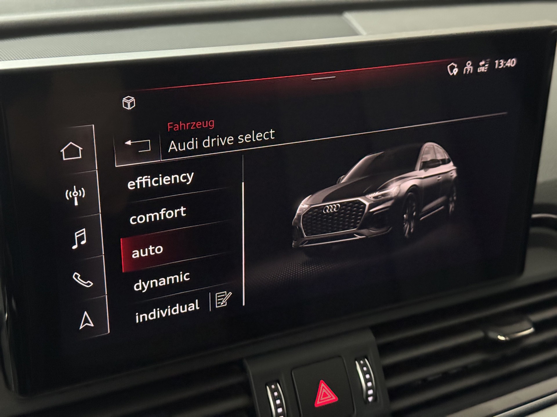 AUDI Q5 Sportback 40 TDI Quattro advanced S-tronic "AHK-Pano-Leder-Matrix-360°Kamera"-image-19