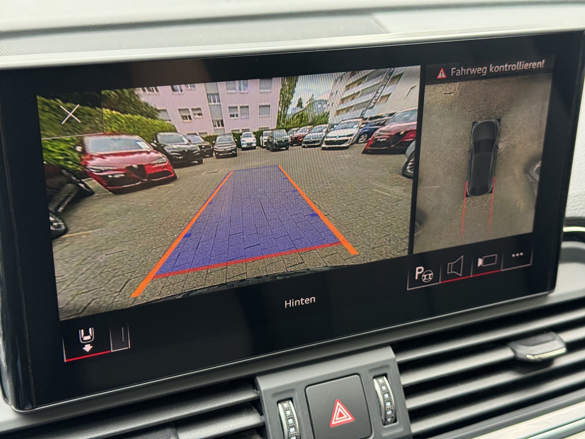 AUDI Q5 Sportback 40 TDI Quattro advanced S-tronic "AHK-Pano-Leder-Matrix-360°Kamera"-image-18