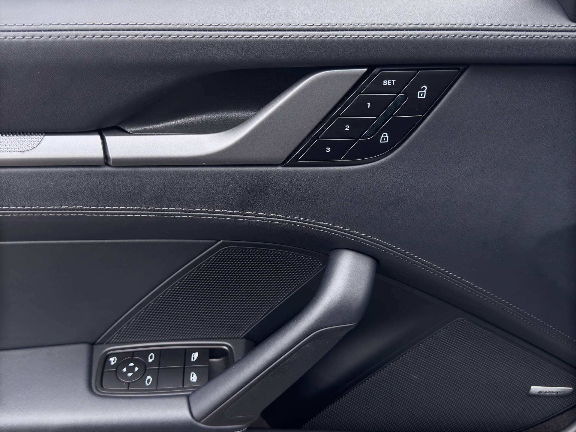 PORSCHE 911 Targa Carrera 4S-image-9