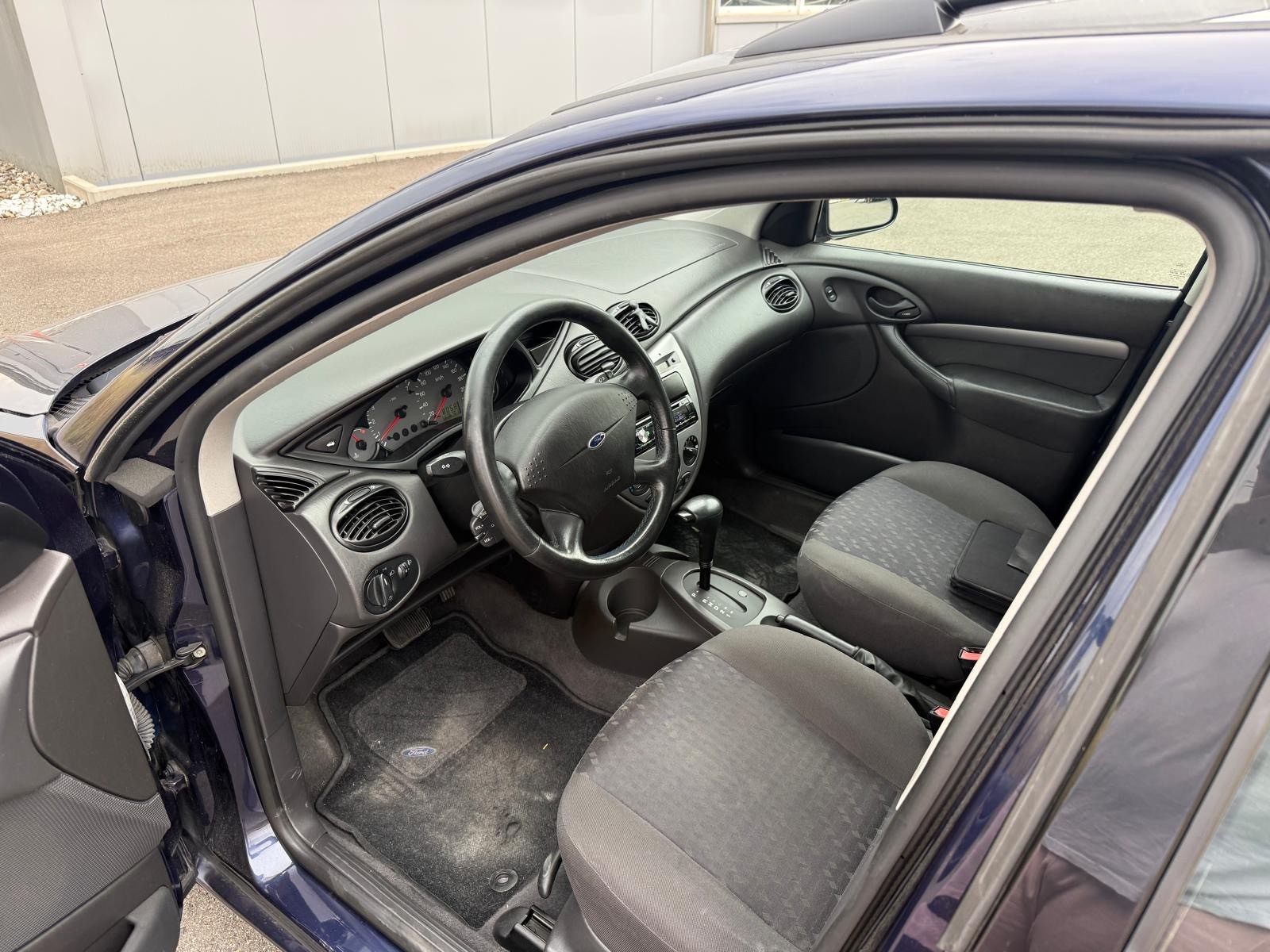 FORD Focus 1.6i 16V Trend-image-7
