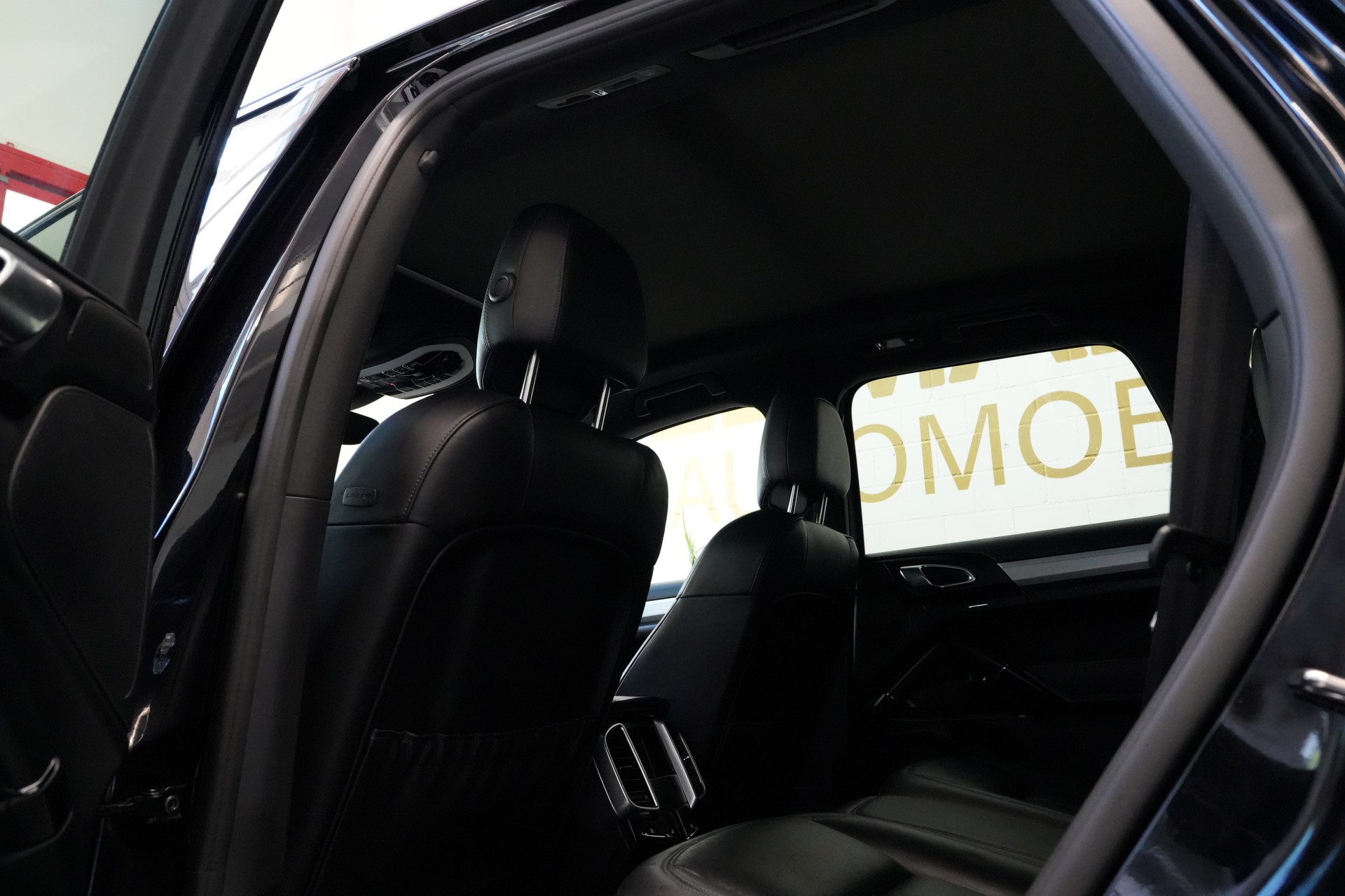 PORSCHE Cayenne S Diesel-image-16