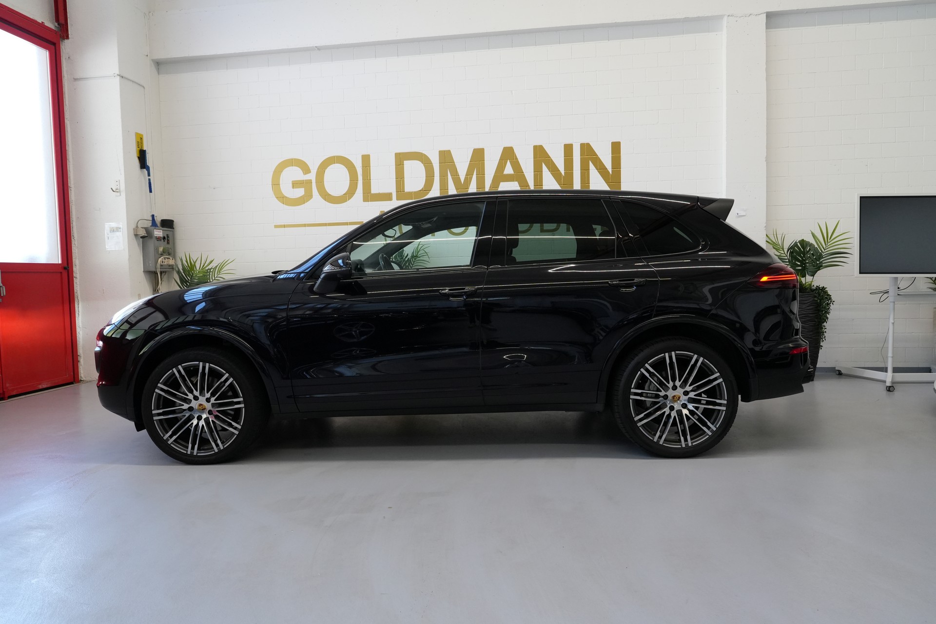 PORSCHE Cayenne S Diesel-image-1