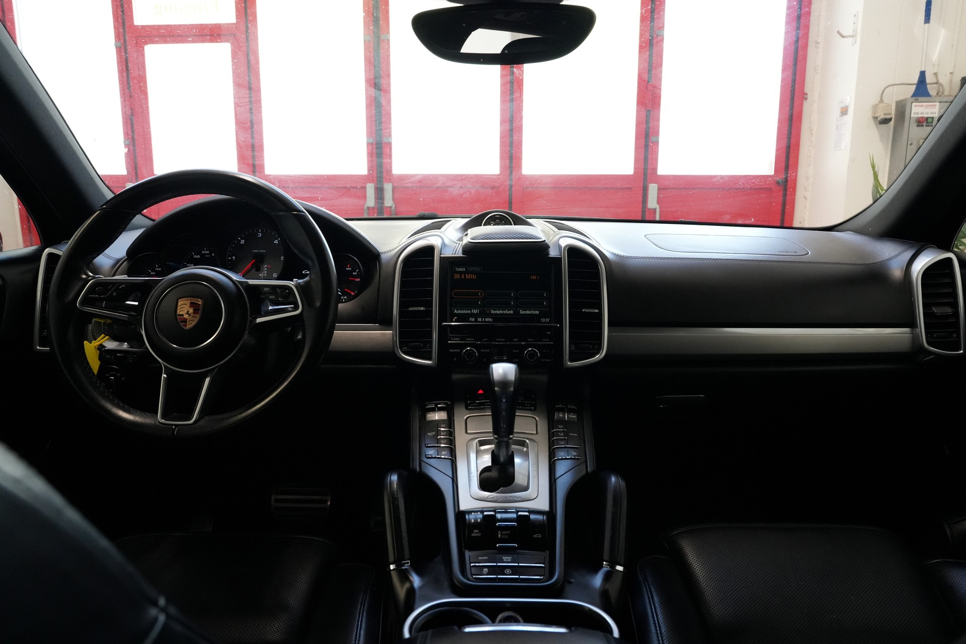 PORSCHE Cayenne S Diesel-image-17