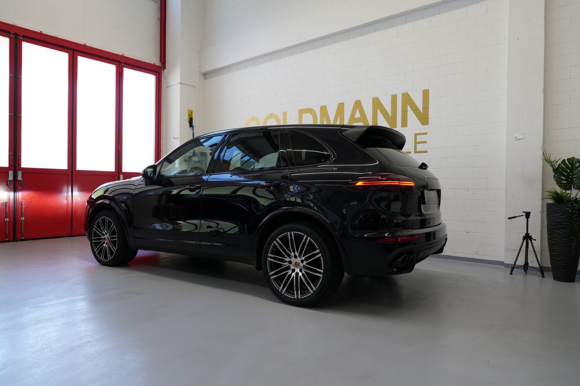 PORSCHE Cayenne S Diesel-image-2