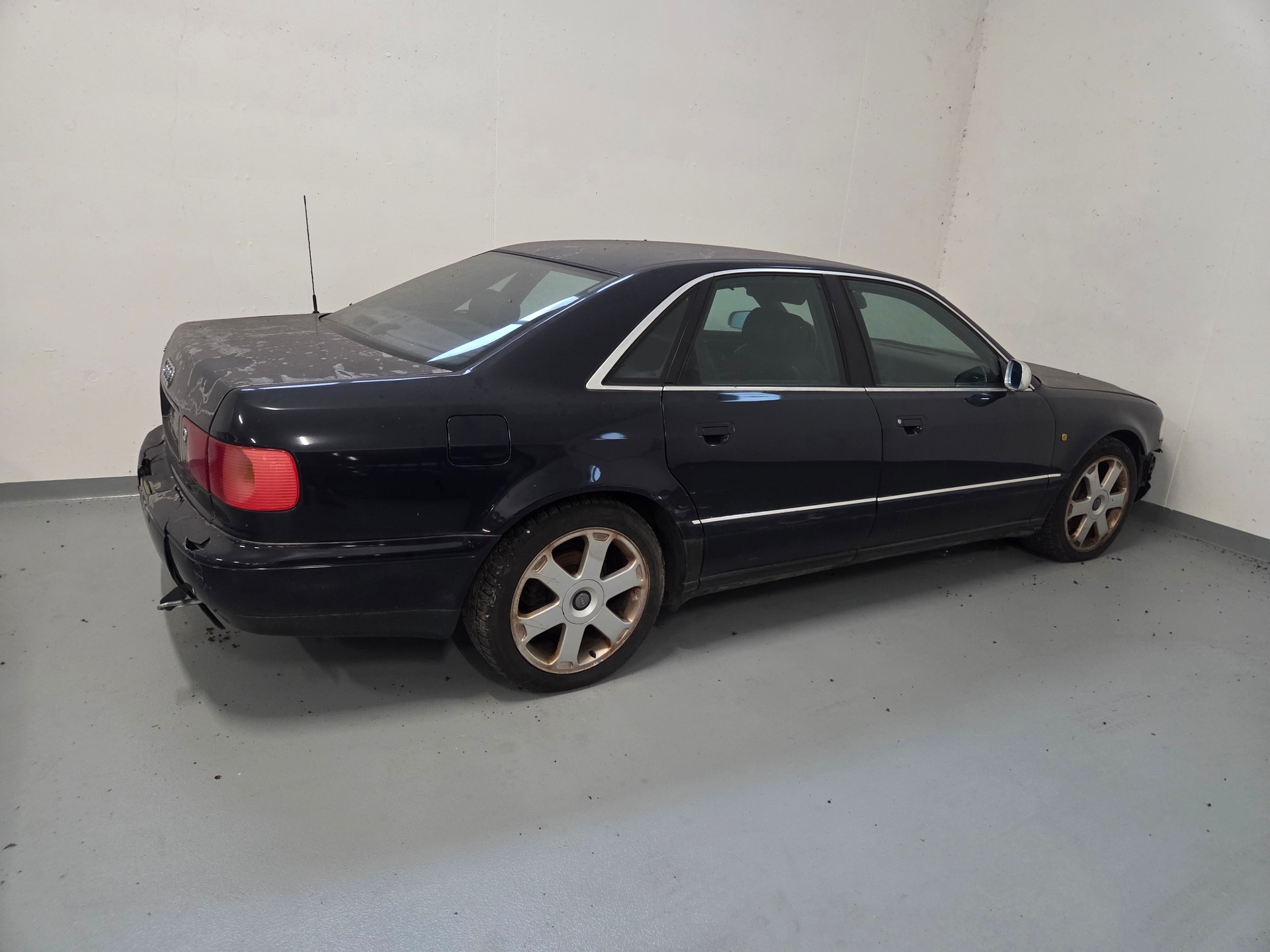 AUDI S8 4.2 quattro-image-0