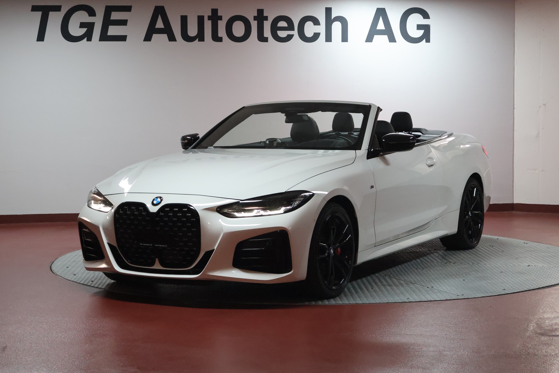 BMW M440i xDrive 48V Cabriolet Steptronic-image-0
