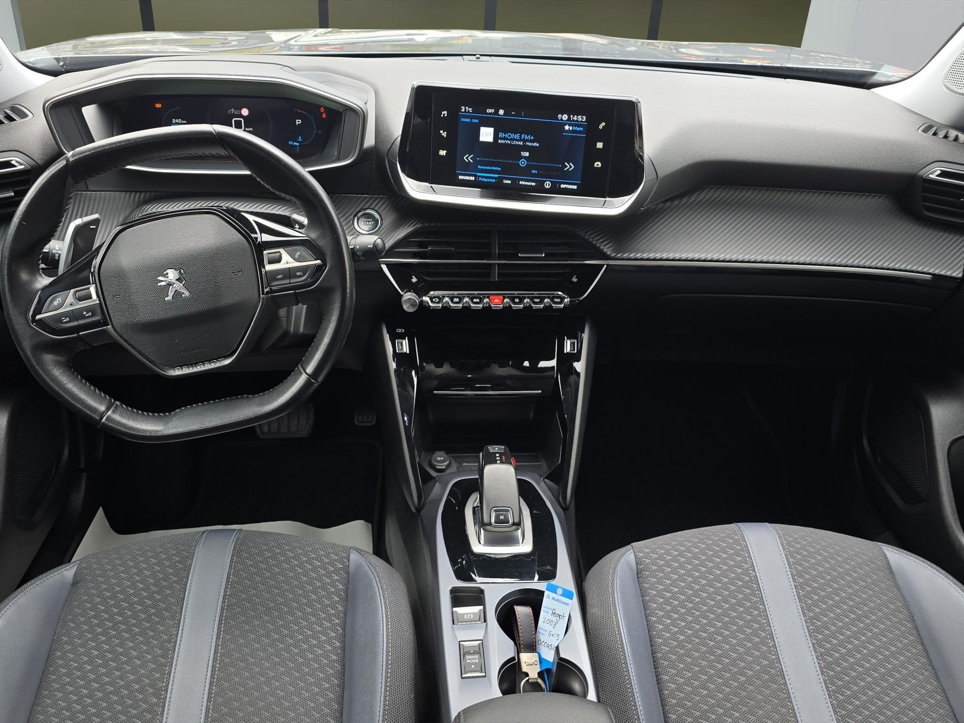 PEUGEOT 2008 1.2 Turbo 130 Allure-image-8