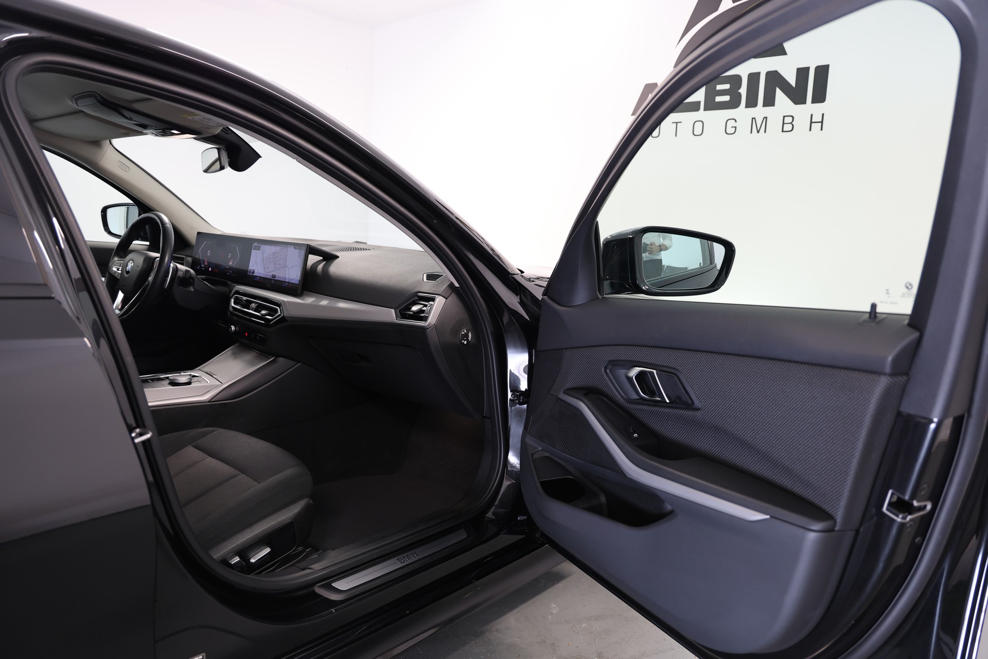 BMW 320i xDrive Steptronic-image-10