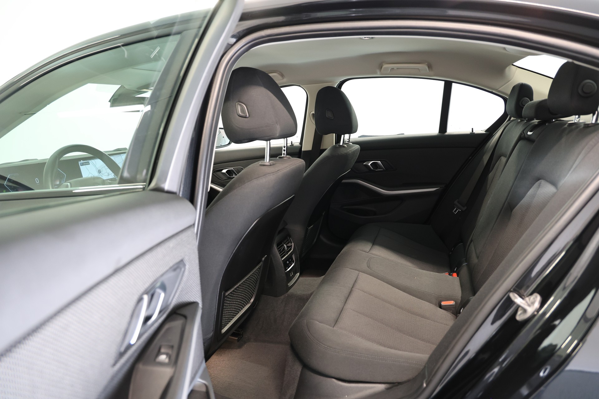 BMW 320i xDrive Steptronic-image-14