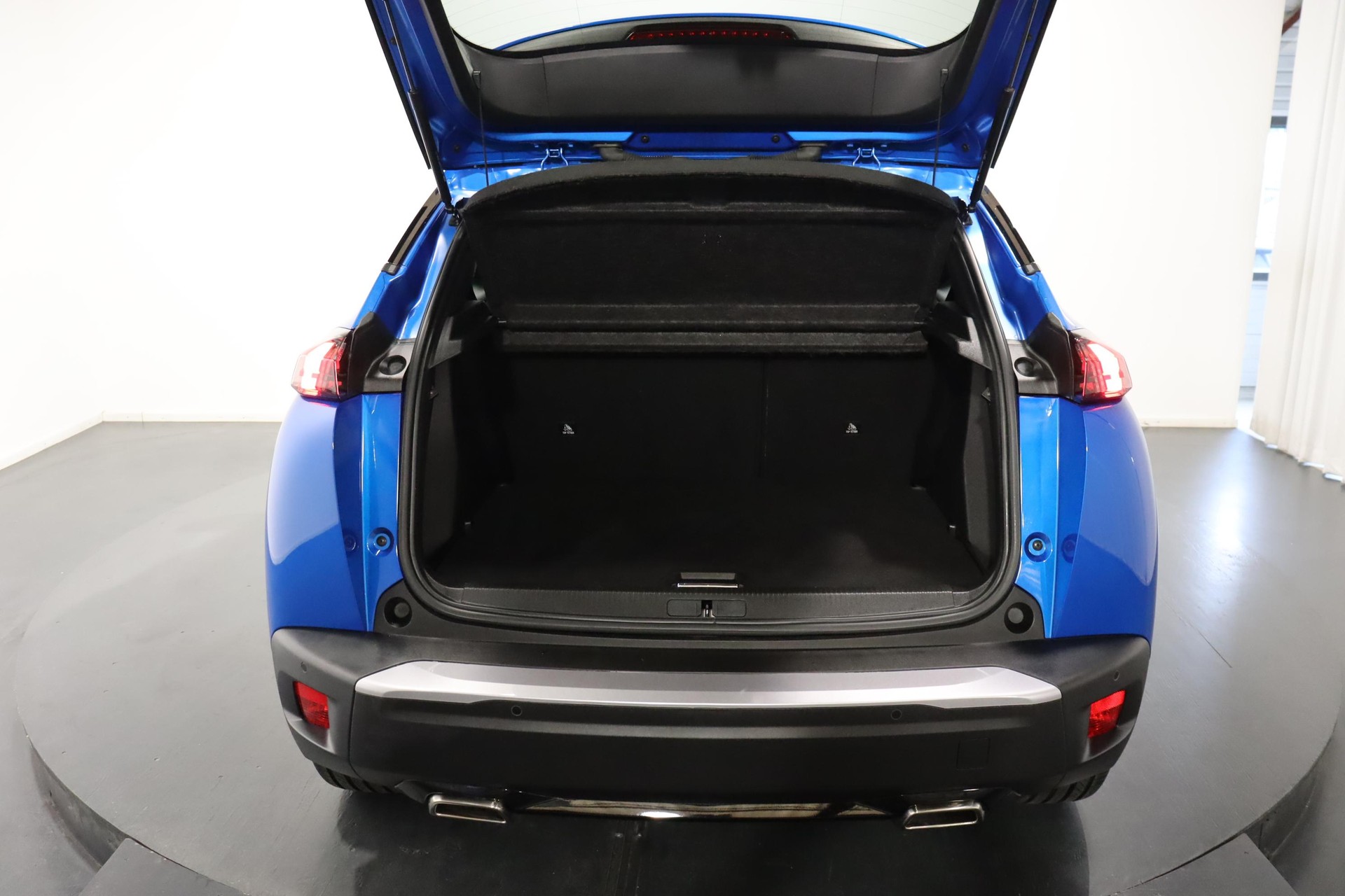 PEUGEOT 2008 1.2 PureTech 130 Allure Pack-image-9