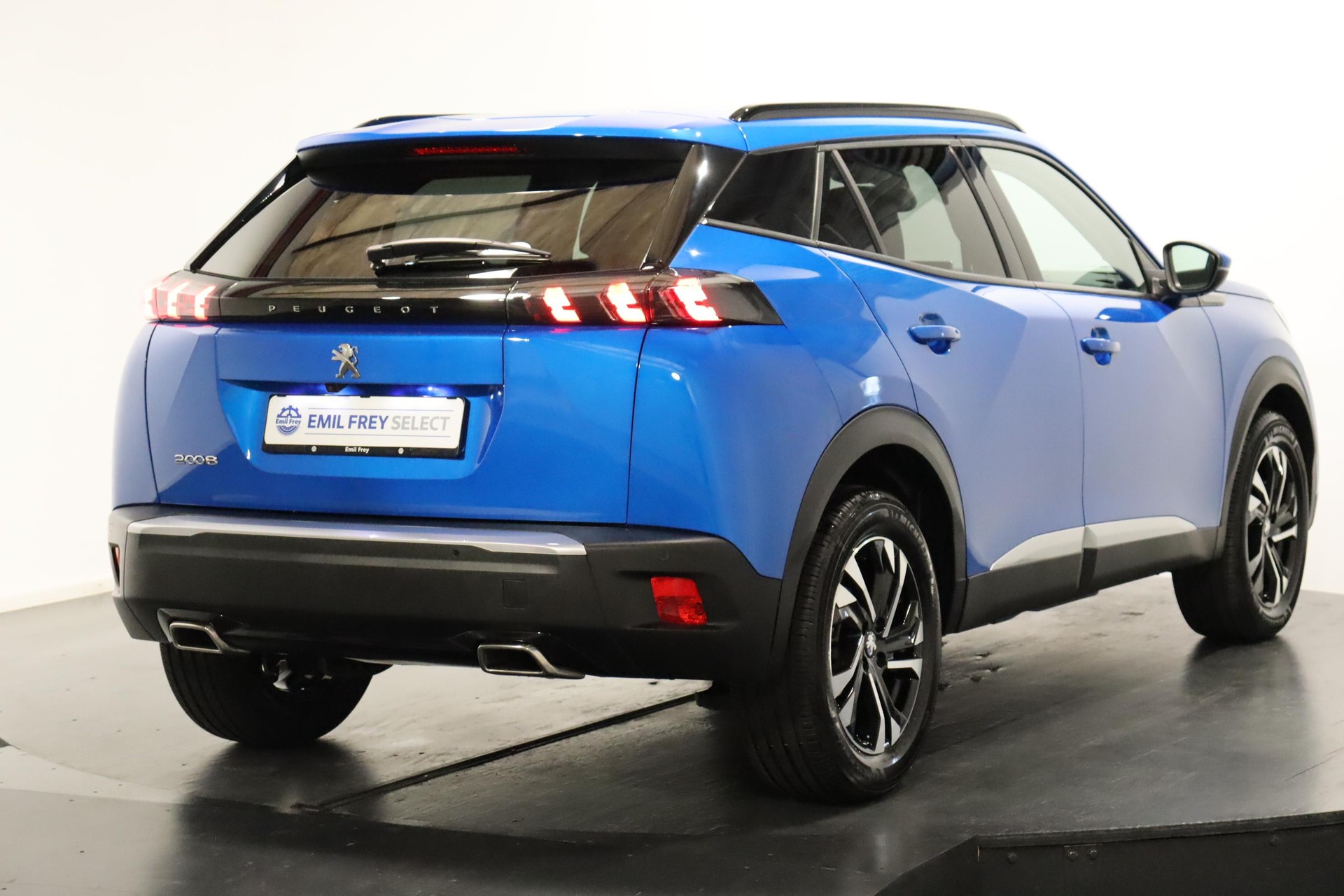 PEUGEOT 2008 1.2 PureTech 130 Allure Pack-image-6