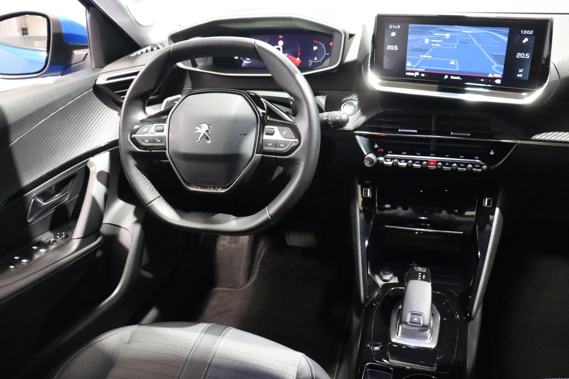 PEUGEOT 2008 1.2 PureTech 130 Allure Pack-image-14