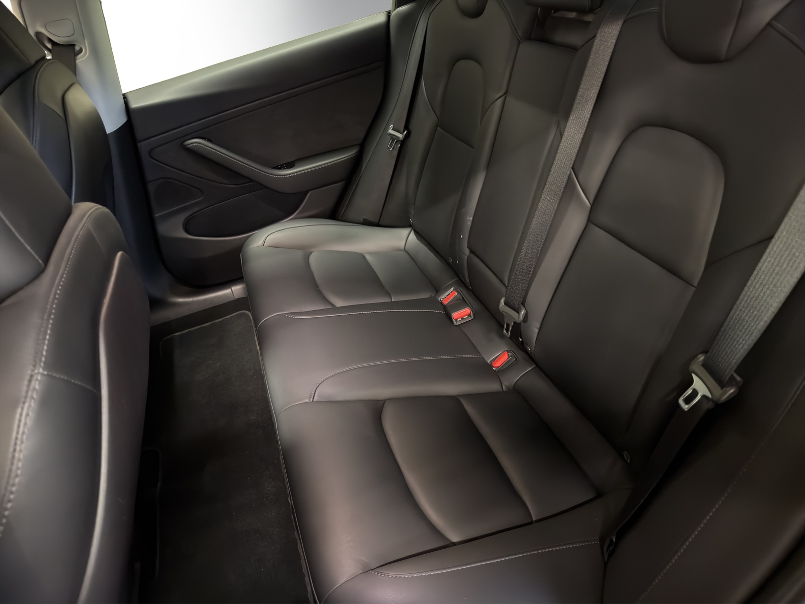 TESLA Model 3 Long Range Dual Motor AWD-image-10