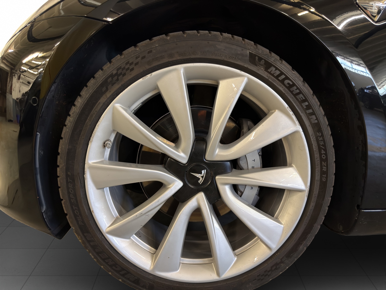TESLA Model 3 Long Range Dual Motor AWD-image-6