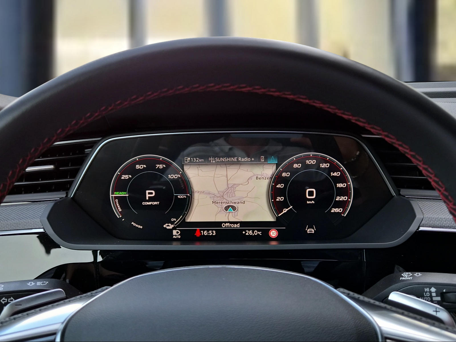 AUDI Q8 50 e-tron Black Edition quattro Mythosschwarz Metallic-image-10
