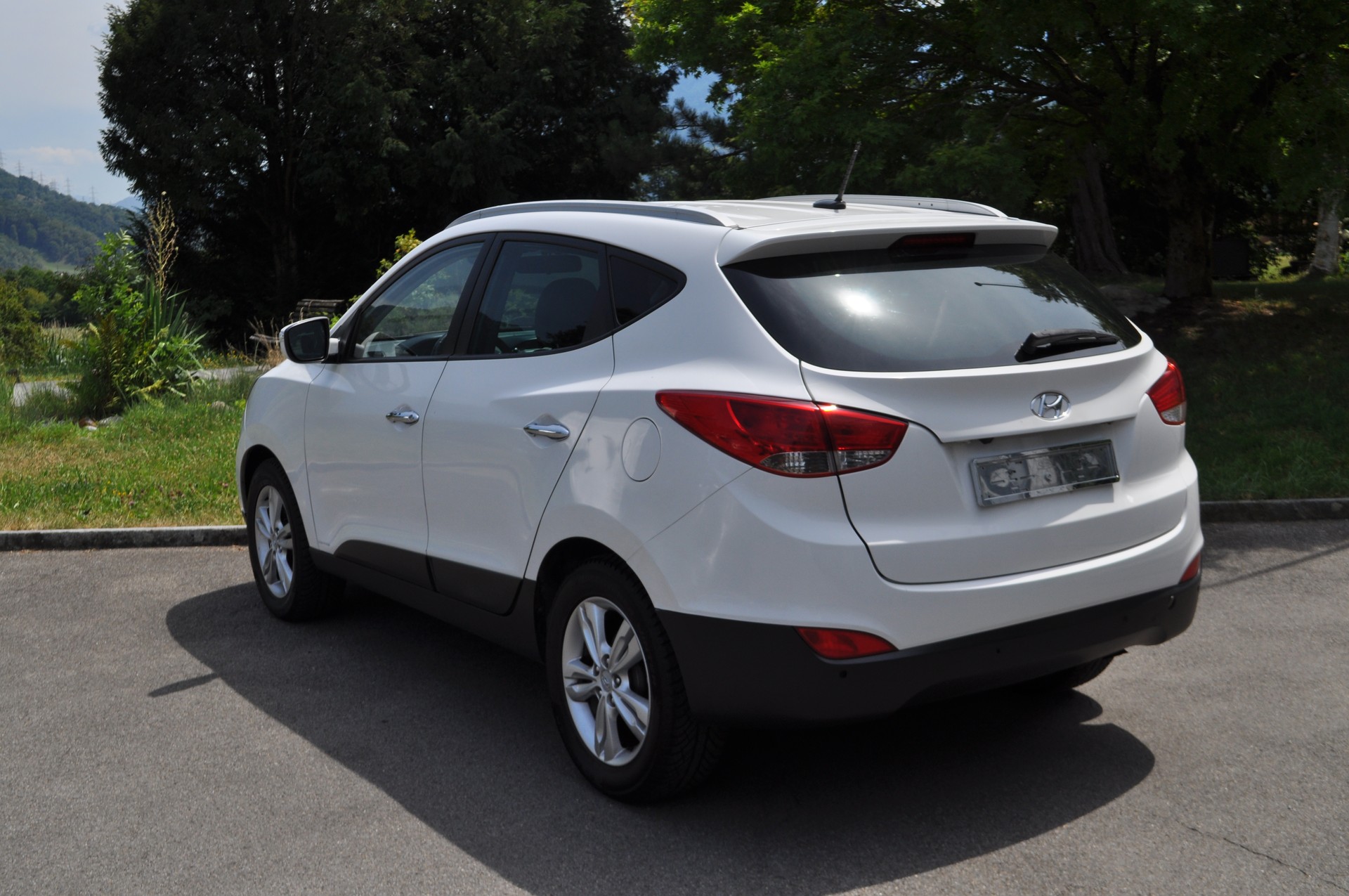 HYUNDAI iX 35 2.0 CRDi Style 4WD-image-3