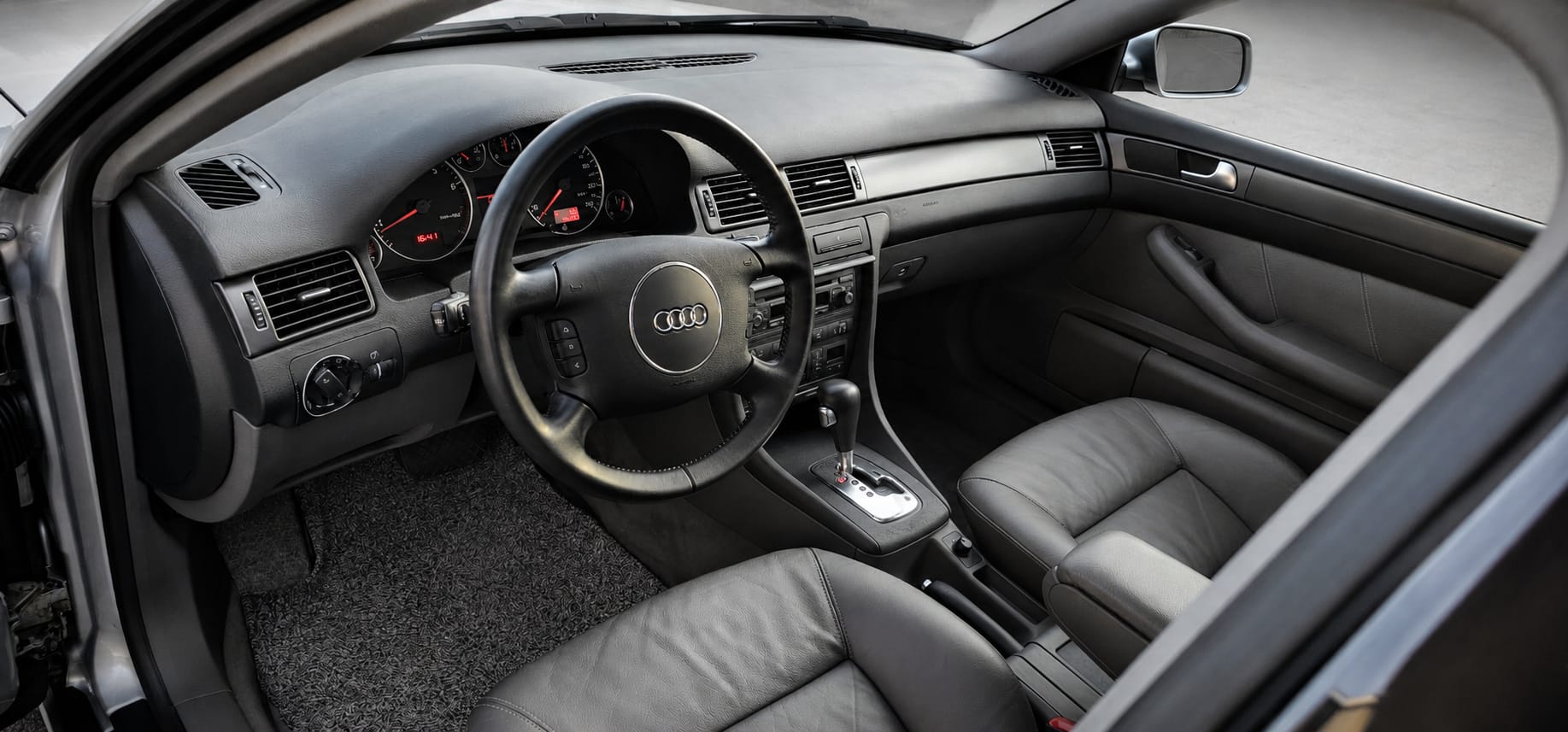 AUDI Avant-image-1
