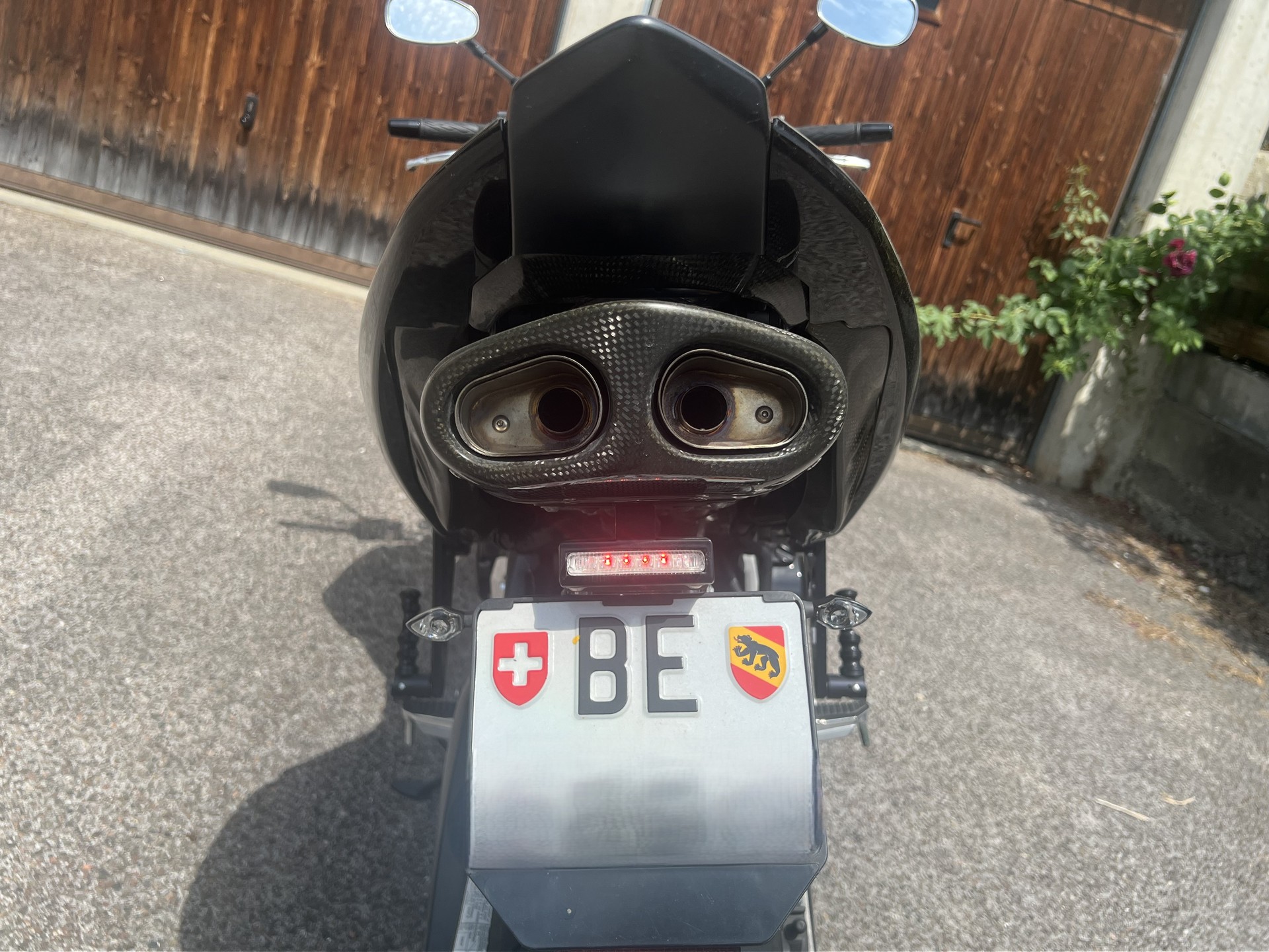 SUZUKI GSX 1300 B-King-image-4