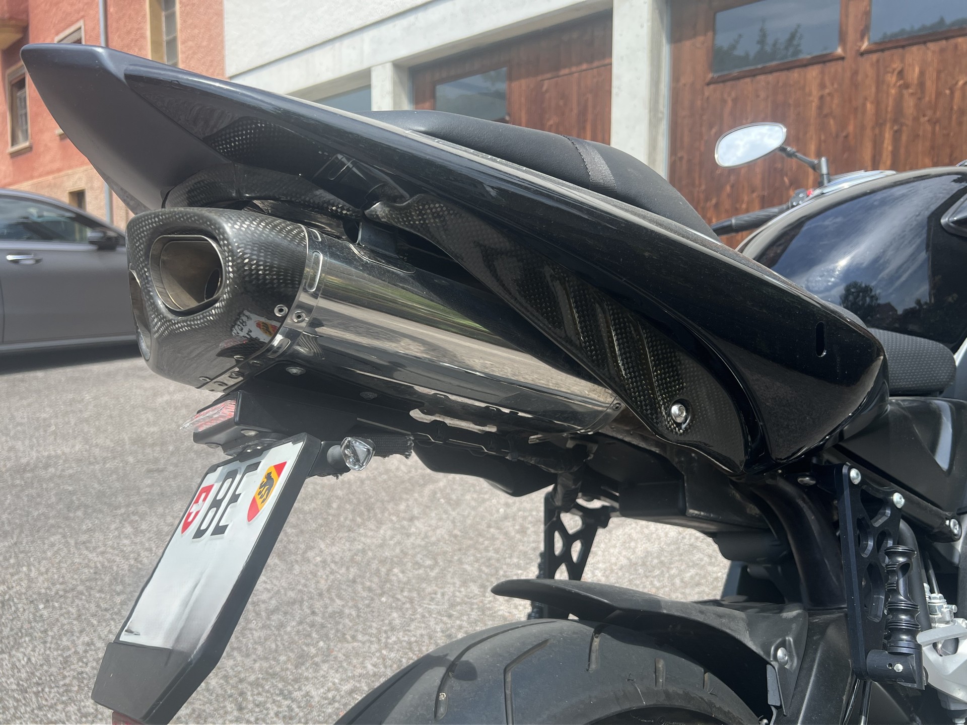 SUZUKI GSX 1300 B-King-image-3