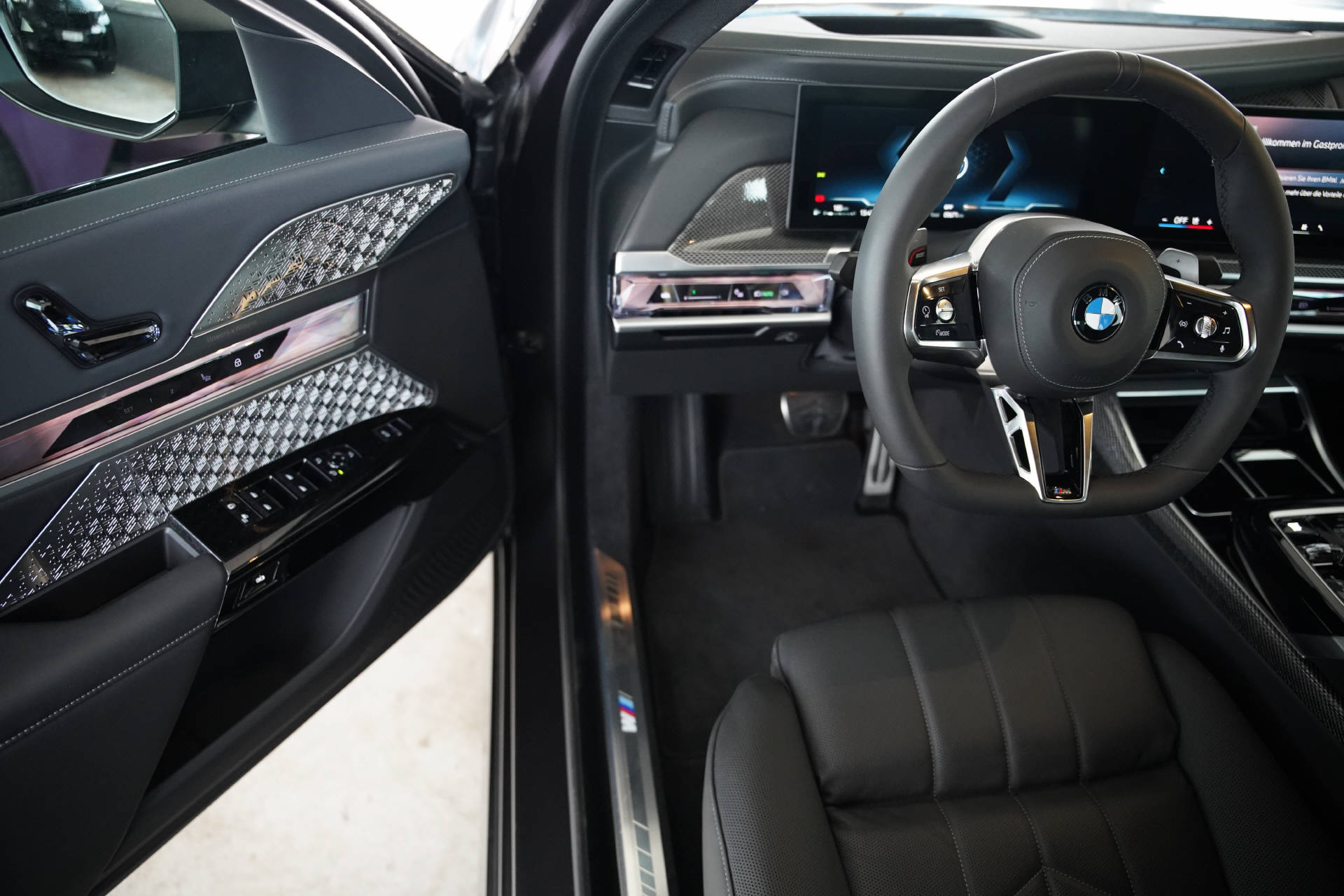 BMW 740d xDrive 48V M Sport Pro Steptronic-image-8