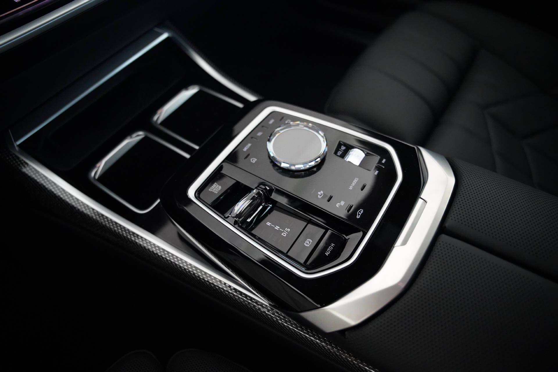 BMW 740d xDrive 48V M Sport Pro Steptronic-image-14