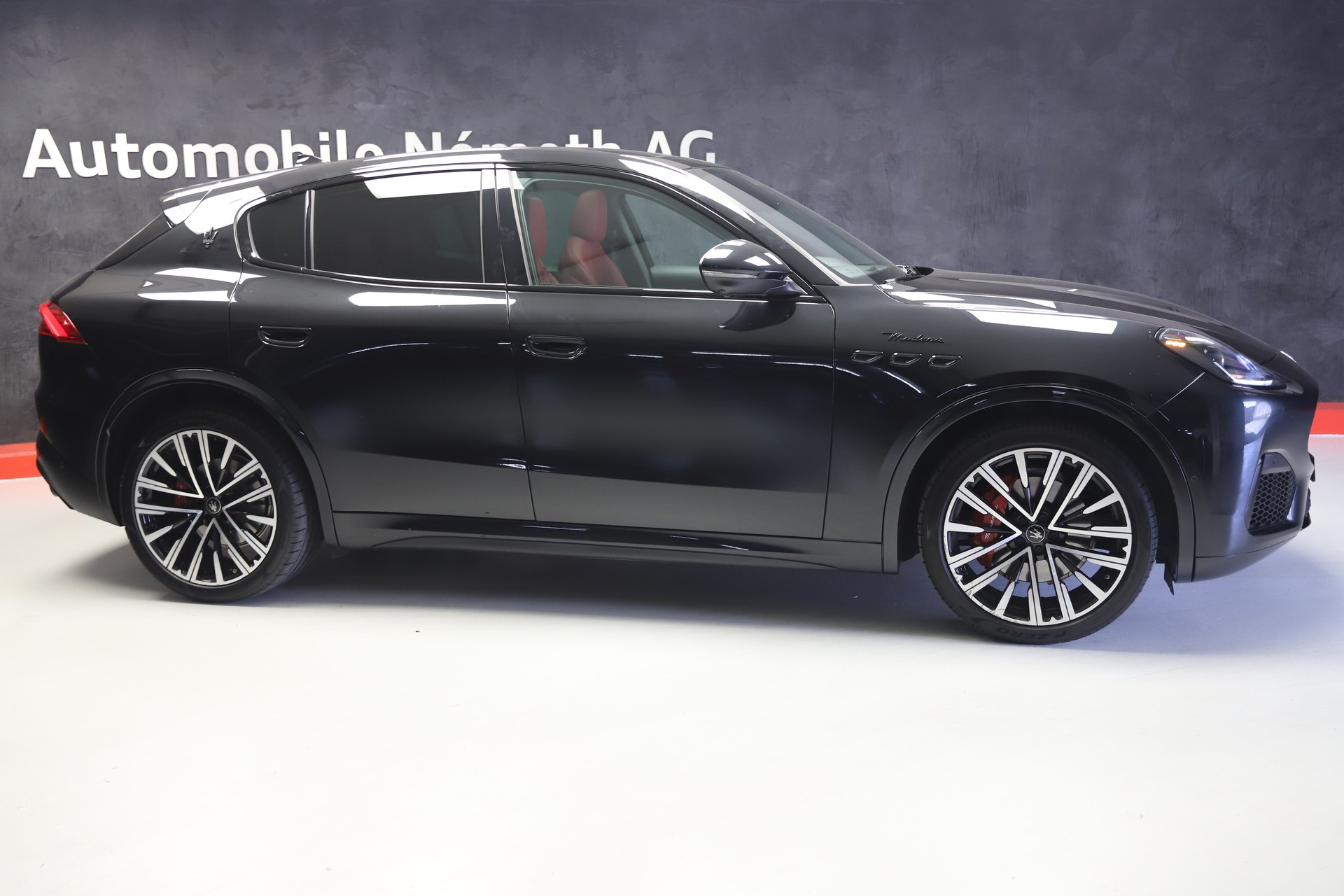 MASERATI Grecale 2.0 MHEV Modena Hybrid Automatica-image-1