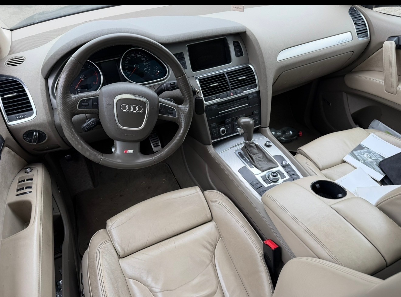 AUDI Q7 3.0 TDI Quattro S-Line 7 Sitze-image-7