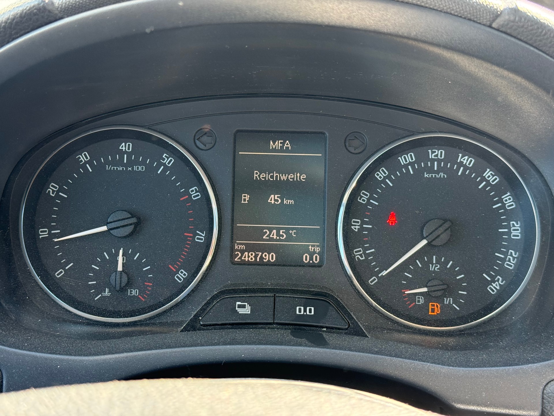 SKODA Roomster 1.2 TSI Family-image-14
