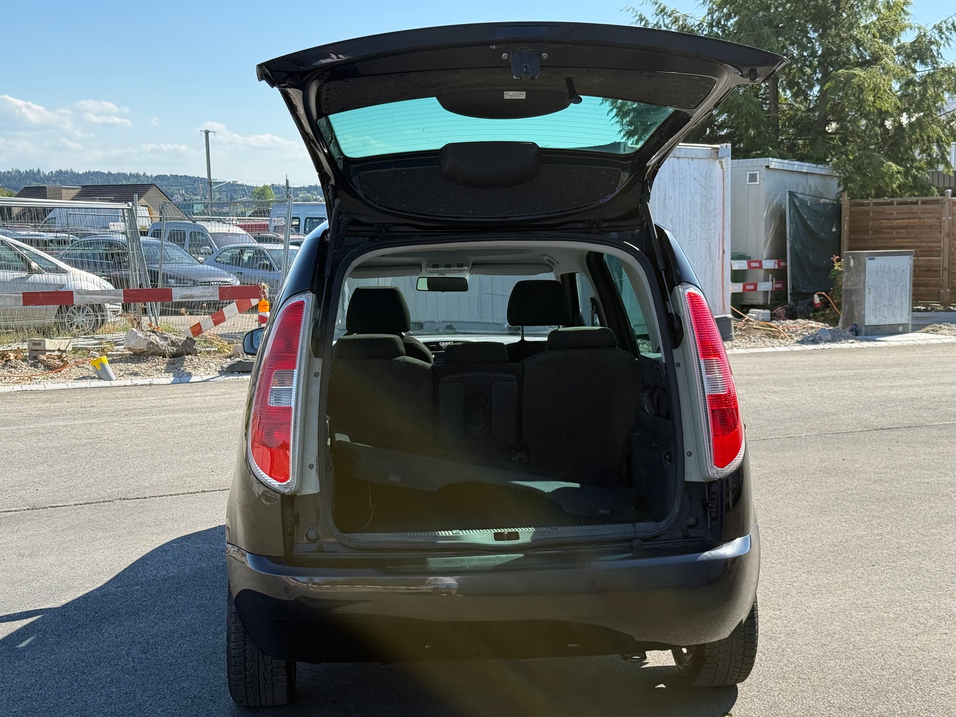 SKODA Roomster 1.2 TSI Family-image-8