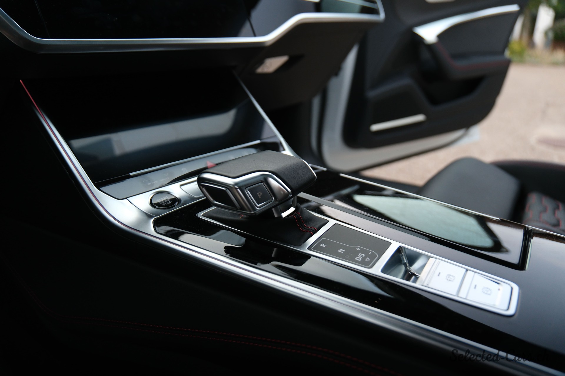 AUDI RS6 Avant 4.0 TFSI V8 quattro-image-9