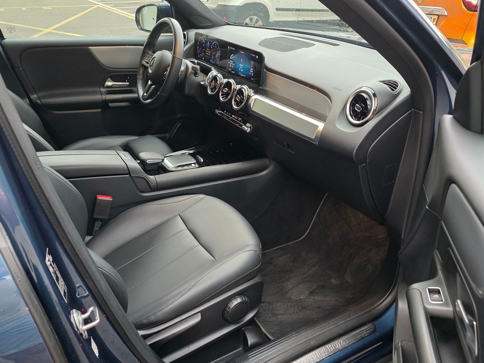 MERCEDES-BENZ GLB 200 d Style 8G-Tronic-image-9
