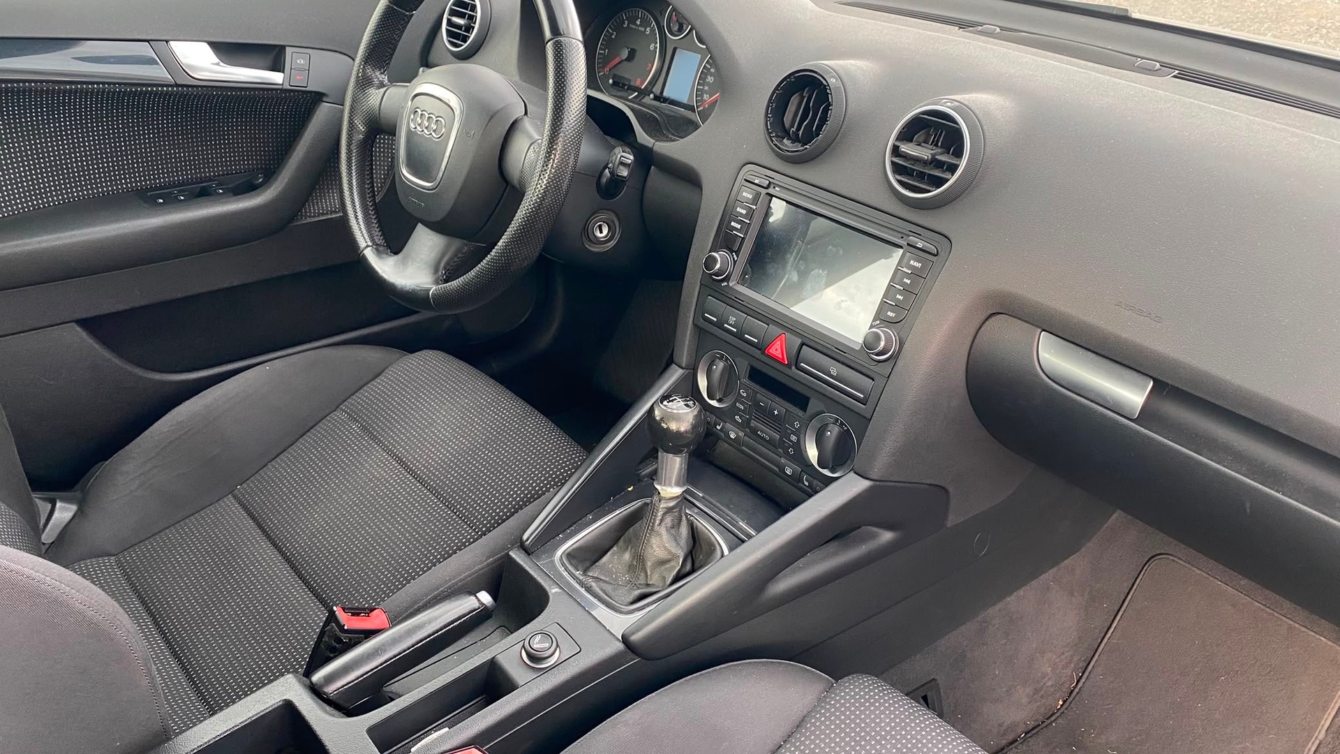 AUDI A3 Sportback 2.0 Turbo FSI Ambiente quattro-image-11
