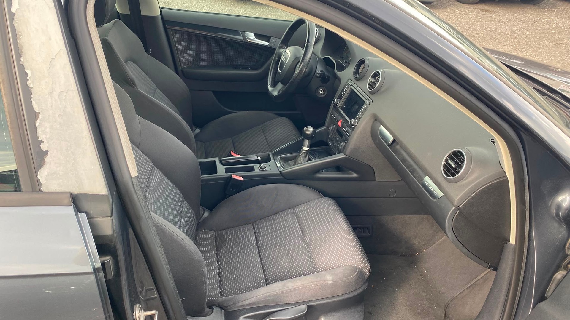 AUDI A3 Sportback 2.0 Turbo FSI Ambiente quattro-image-9
