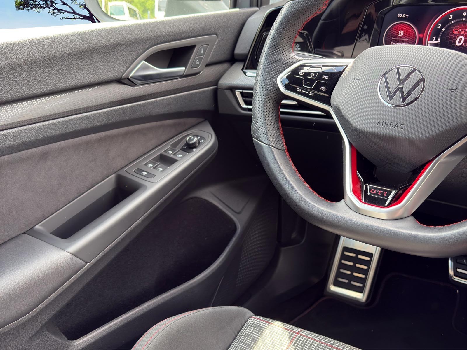 VW Golf 2.0 TSI GTI DSG-image-13