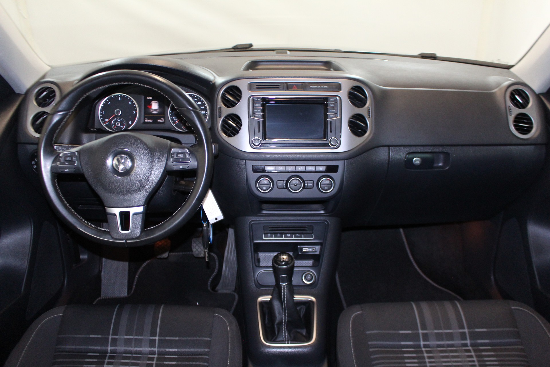 VW Tiguan 2.0 TDI BMT Start-image-12