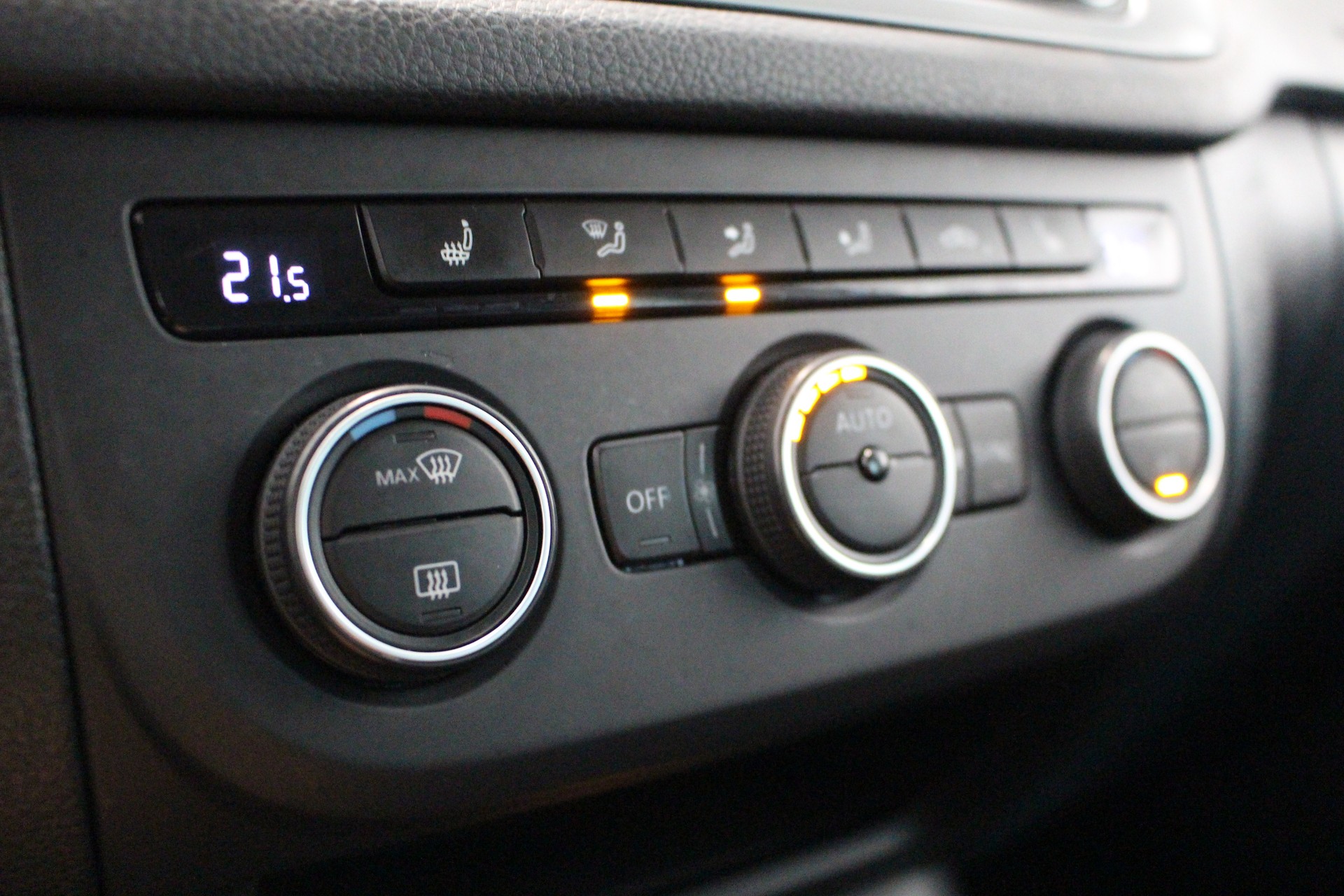 VW Tiguan 2.0 TDI BMT Start-image-19