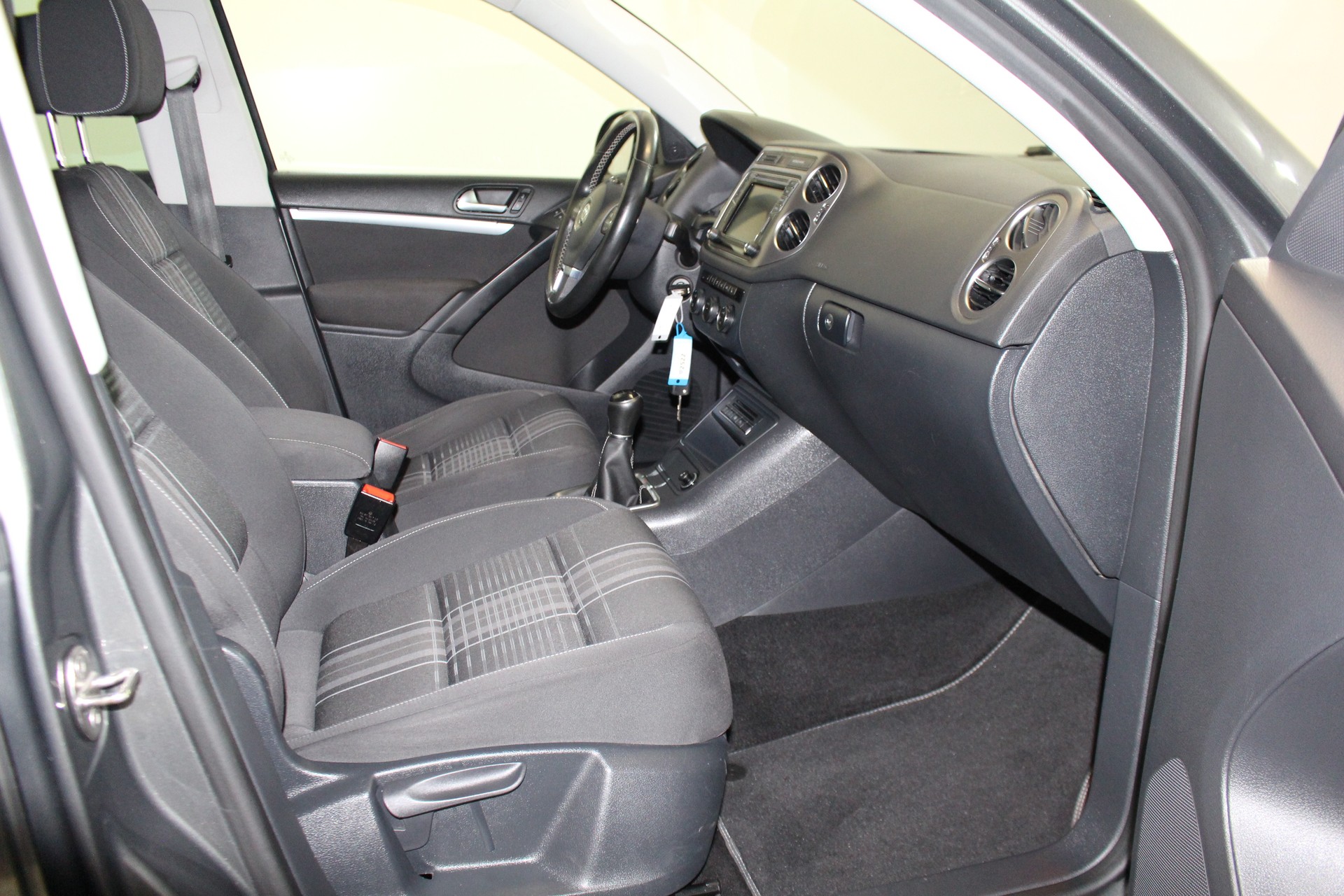VW Tiguan 2.0 TDI BMT Start-image-10