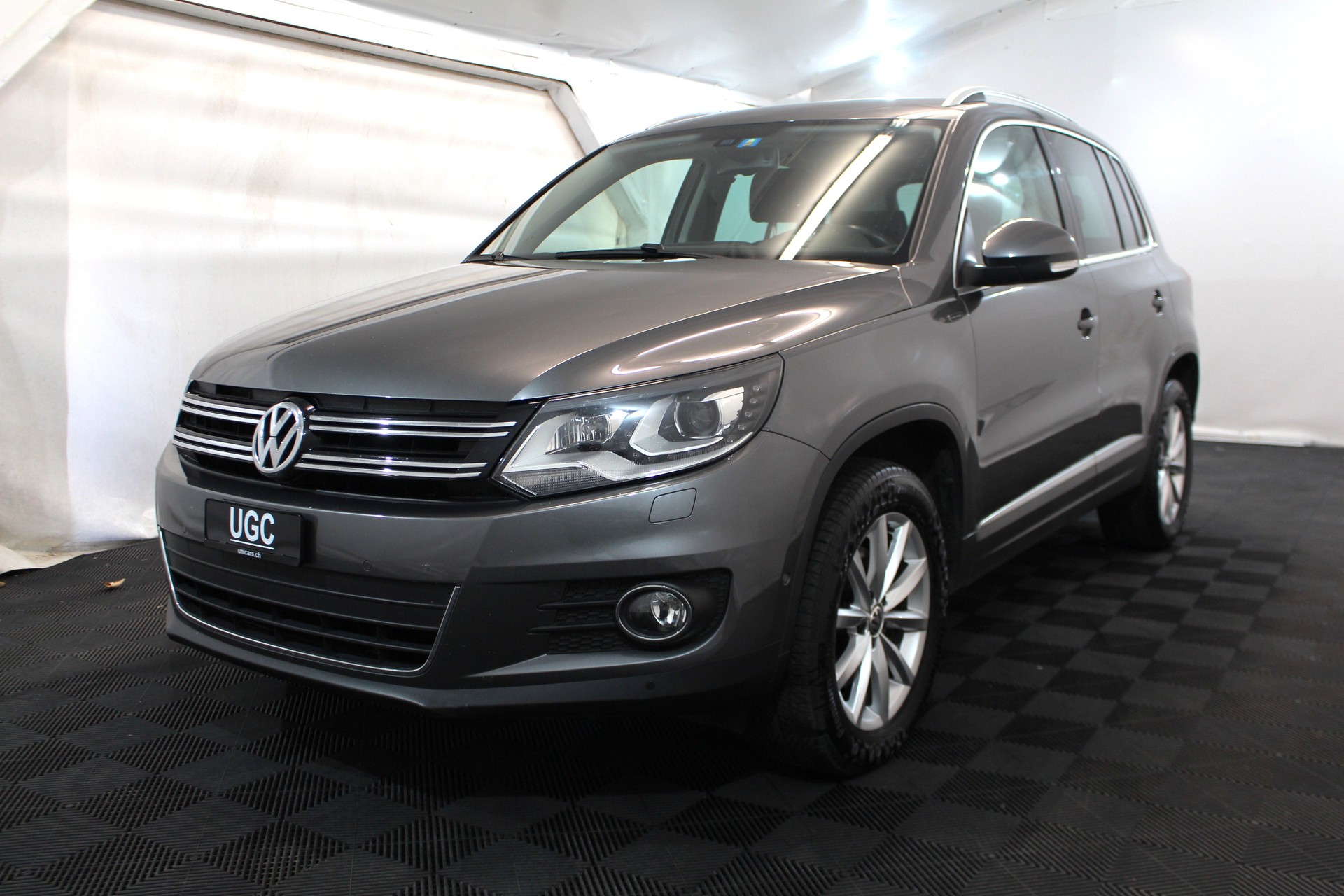 VW Tiguan 2.0 TDI BMT Start-showroom-element-2