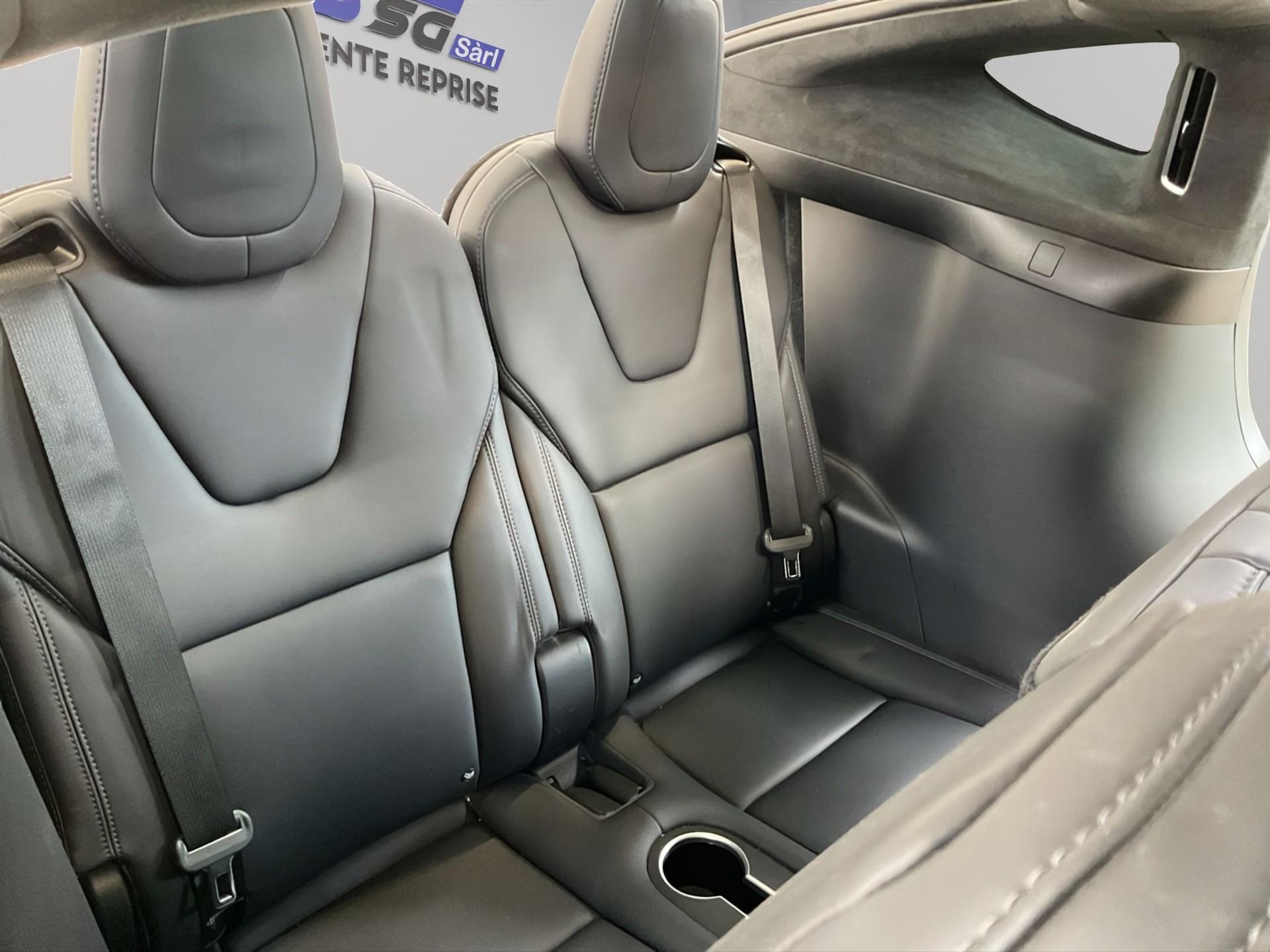 TESLA Model X 75 D-image-11