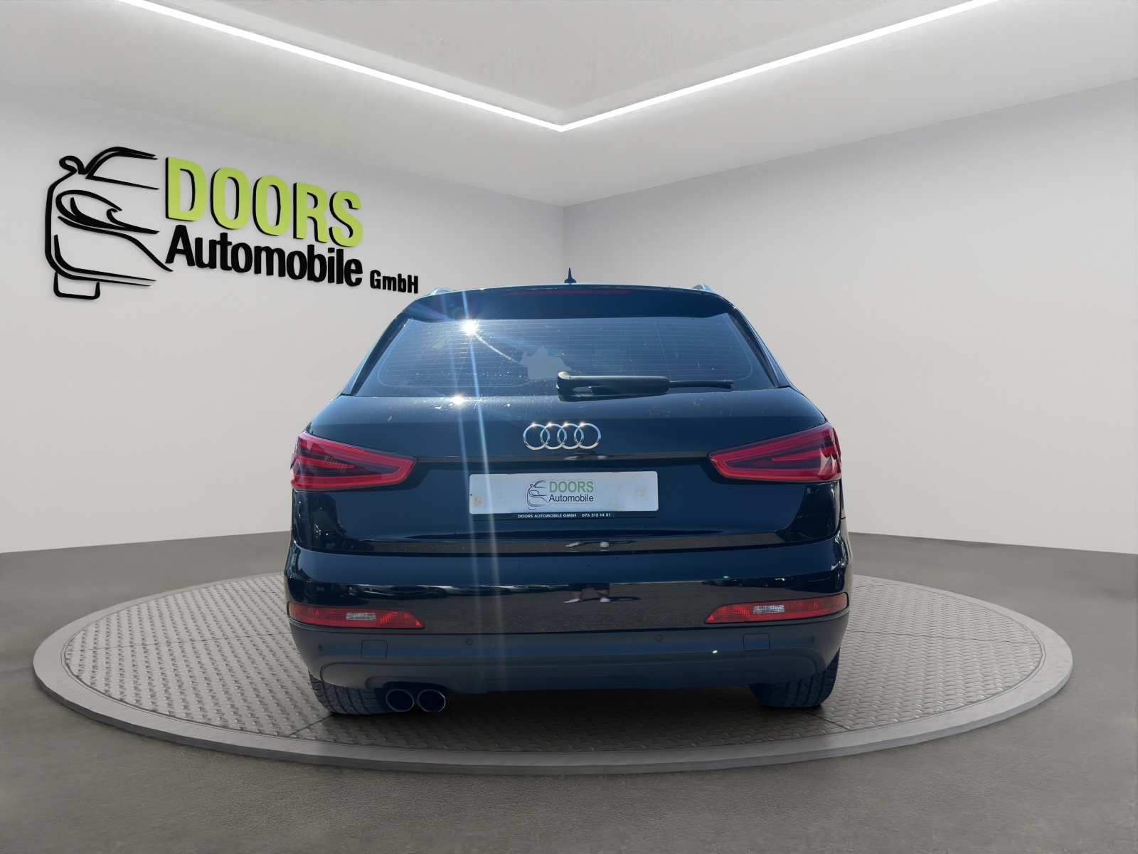 AUDI Q3 2.0 TDI quattro S-tronic-showroom-element-3