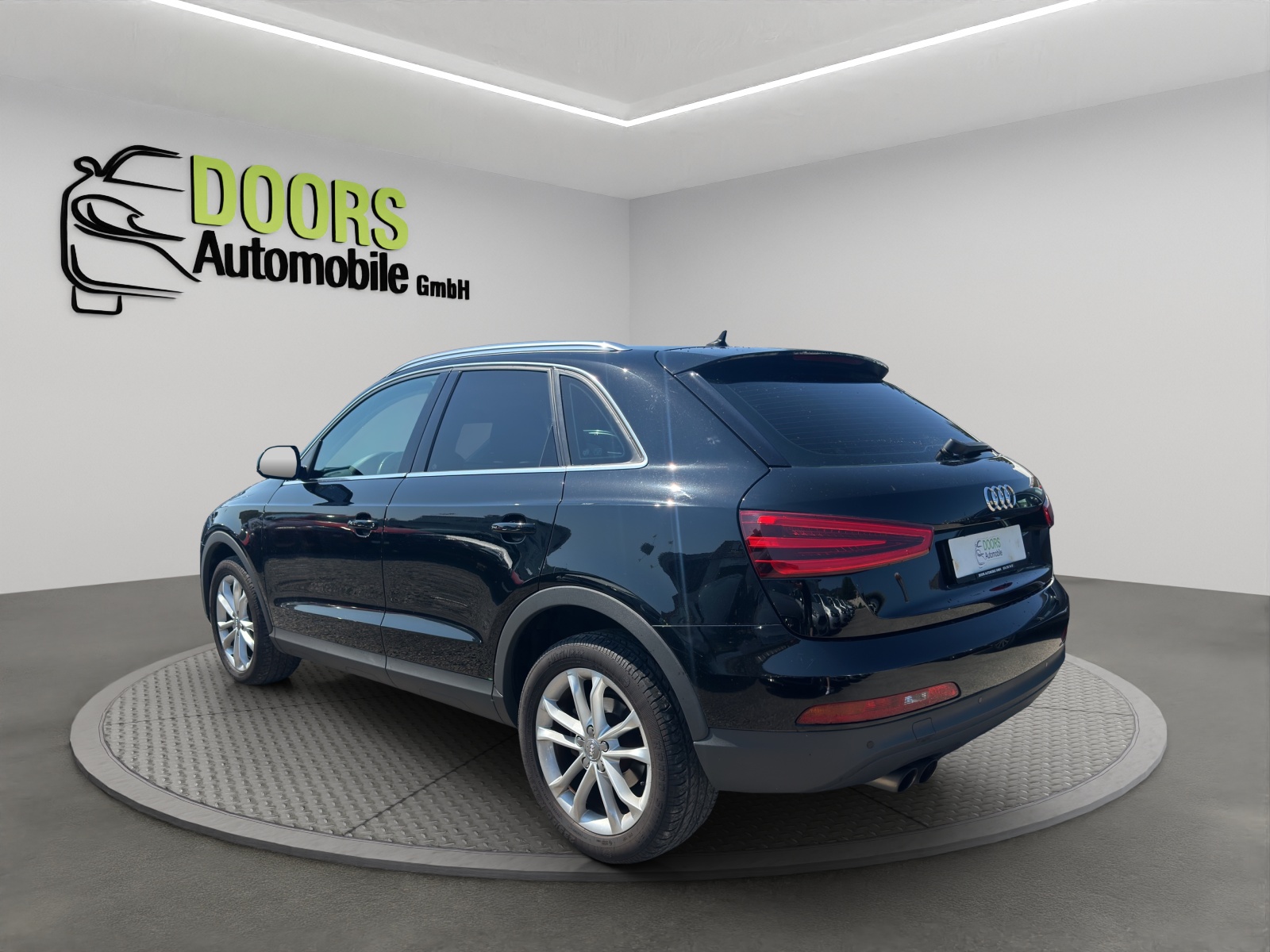 AUDI Q3 2.0 TDI quattro S-tronic-image-5
