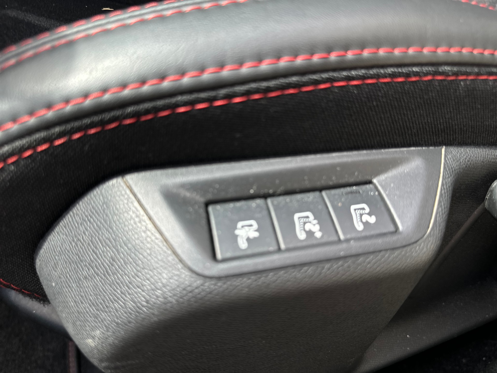 PEUGEOT 308 2.0 BlueHDI GT Automatic-image-12