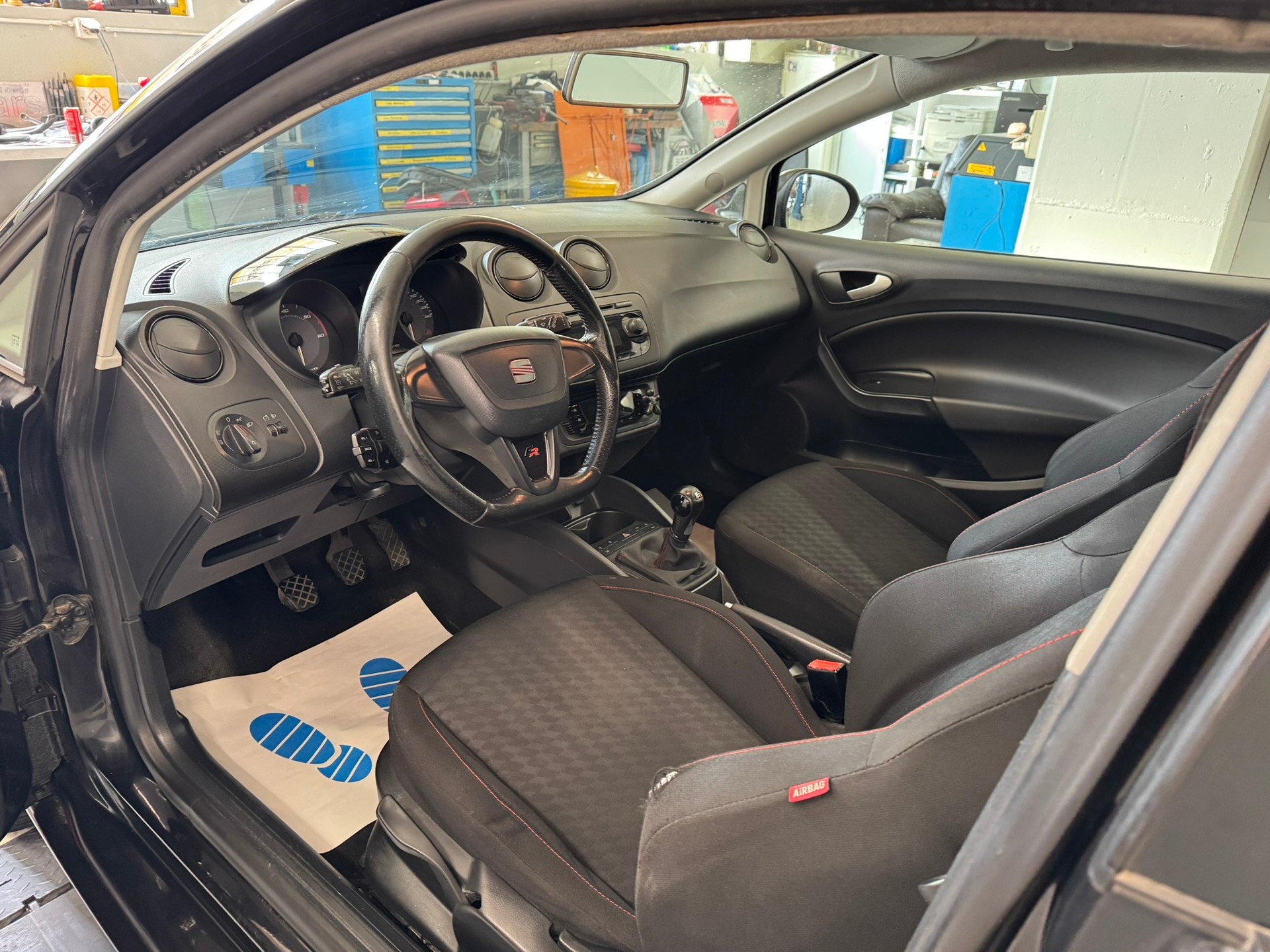 SEAT Ibiza SC 2.0 TDI FR-image-8
