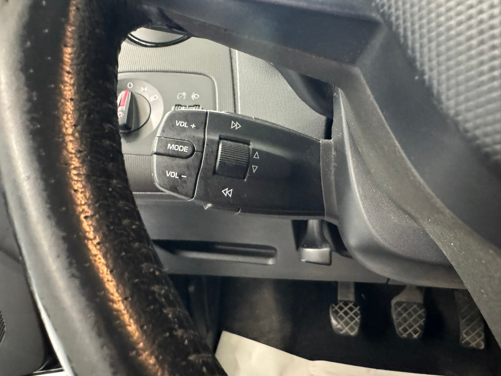 SEAT Ibiza SC 2.0 TDI FR-image-14